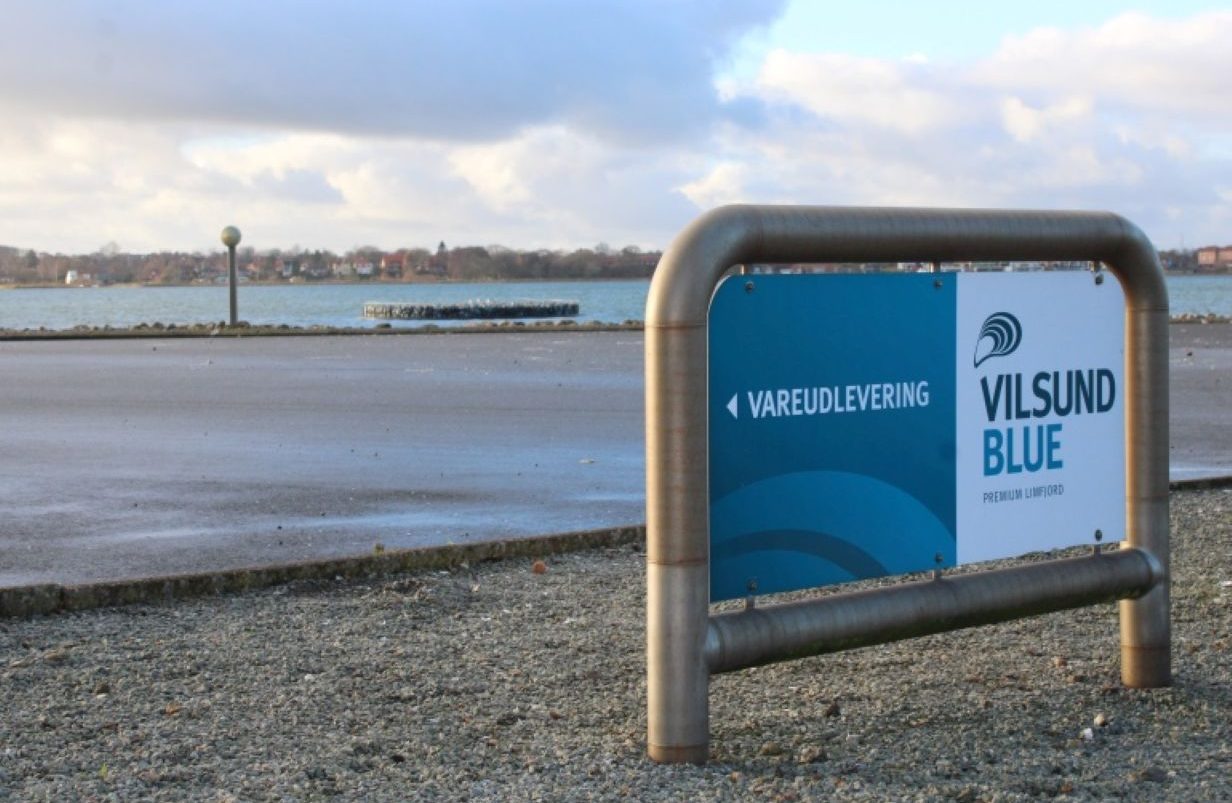 vilsund-blue-aspect-ratio-1232-802