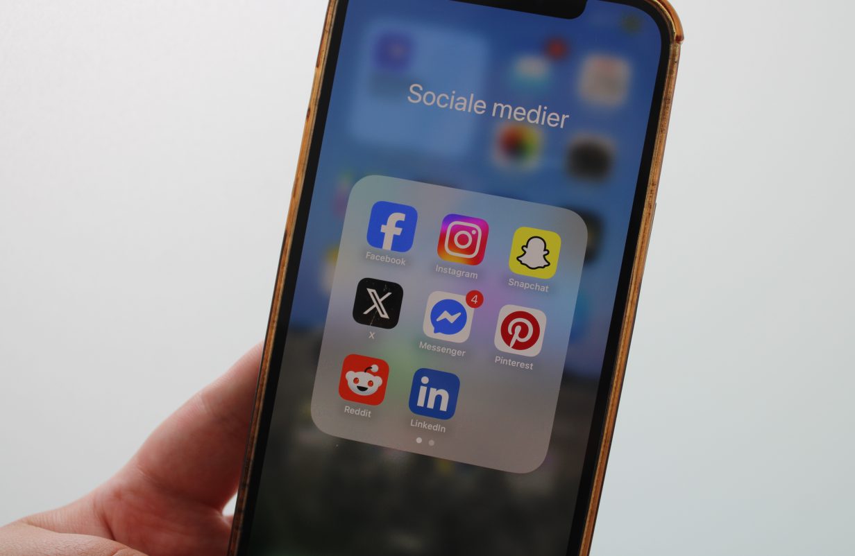 sociale medier Facebook Instagram