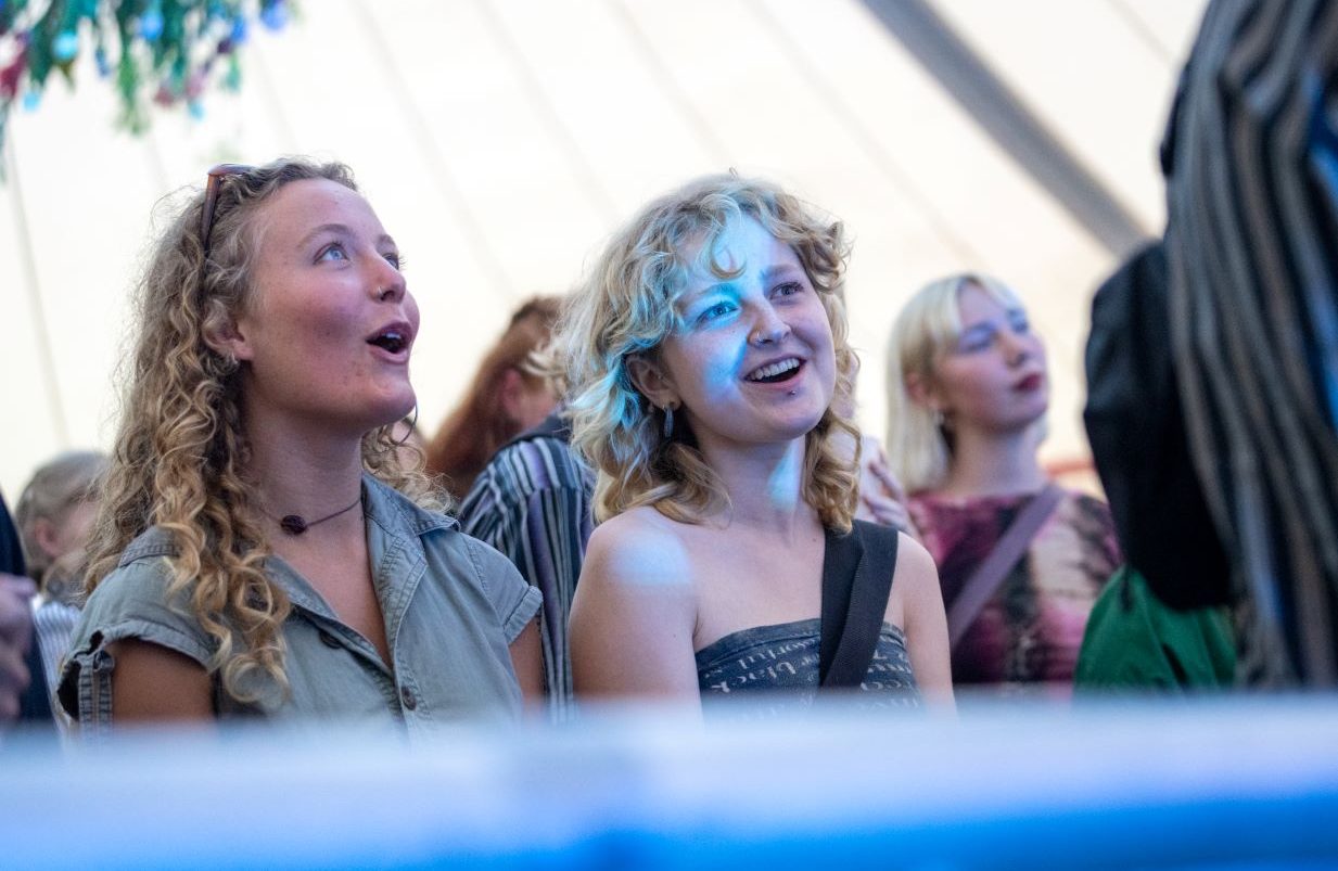 ung-kult-per-bille-aspect-ratio-1232-802