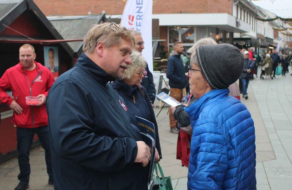 251108-politikere-i-gaagaden-4-per-mortensen-aspect-ratio-1232-802