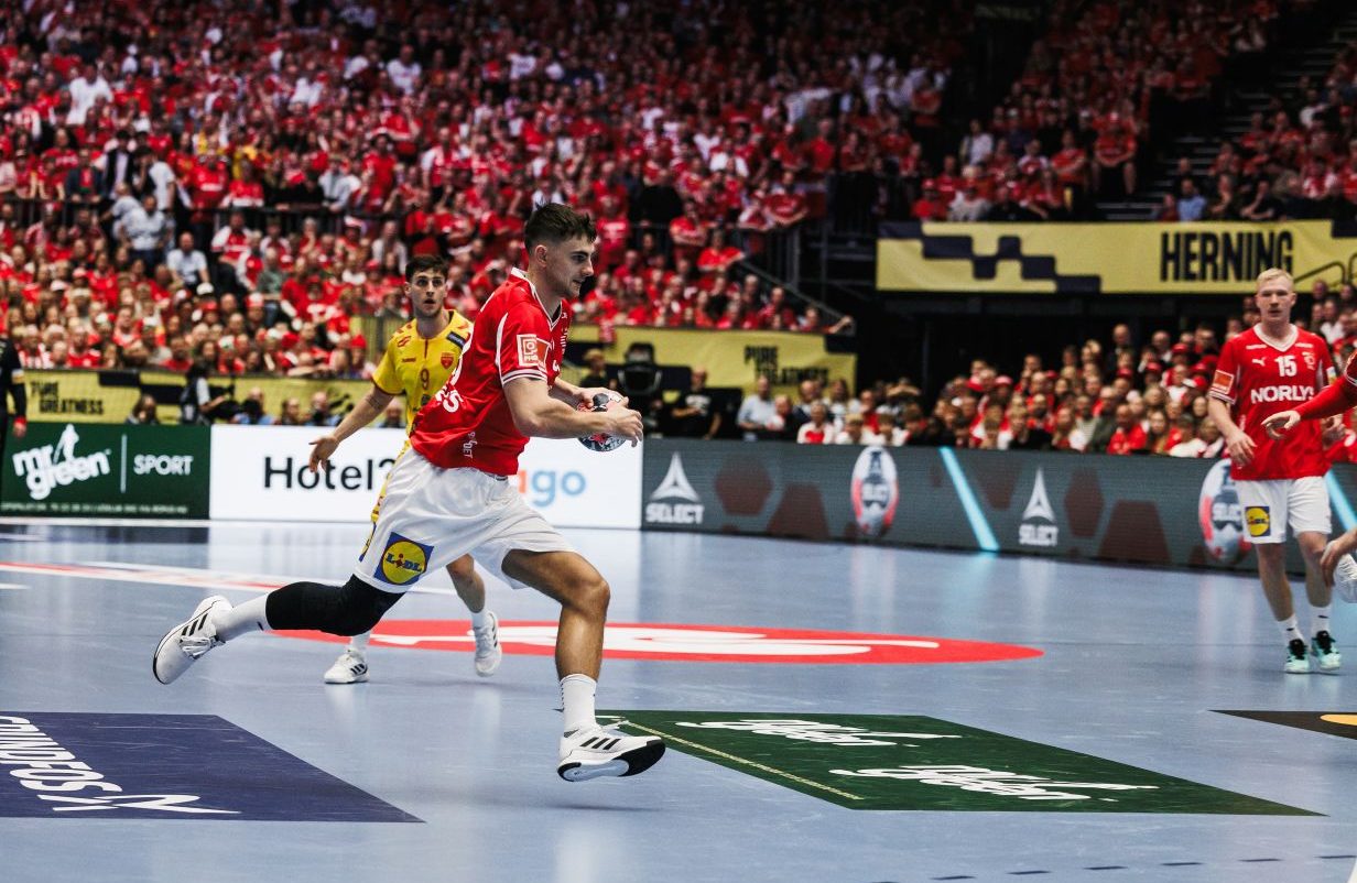 260116-mads-hoxer-aspect-ratio-1232-802