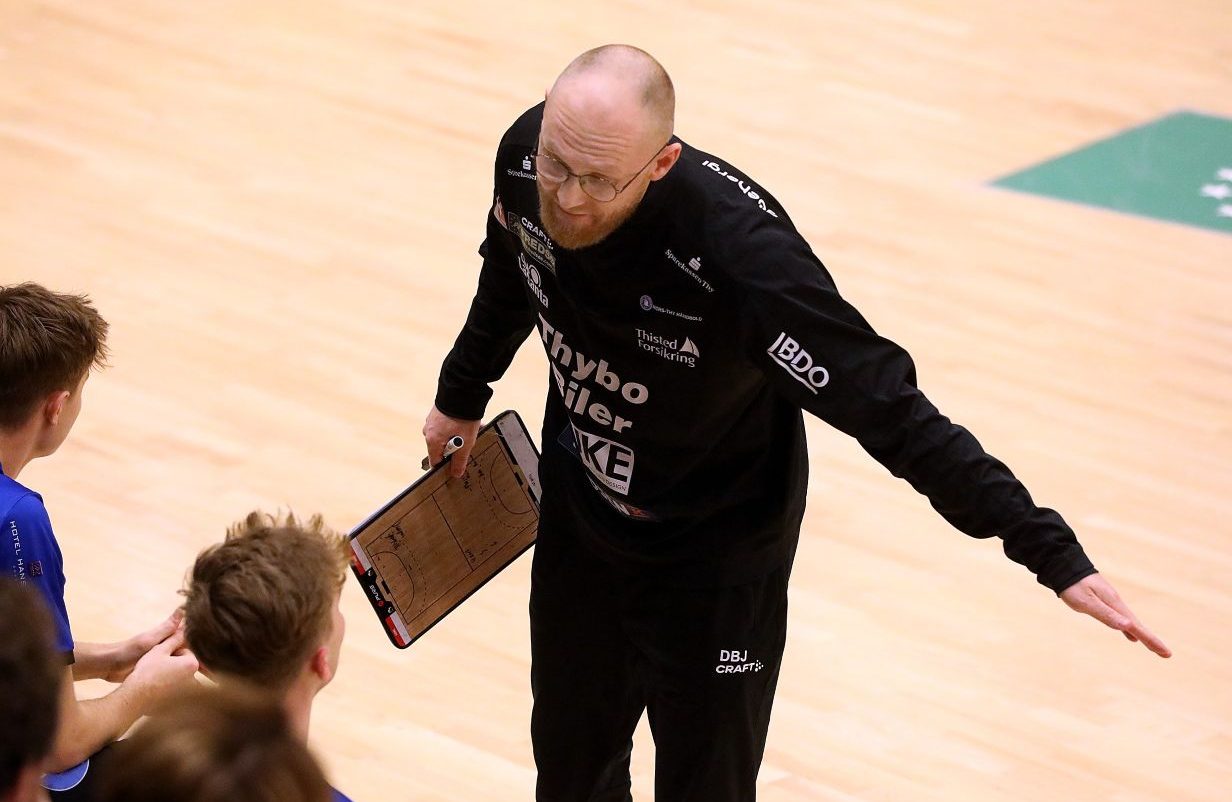 251216-mth-soenderjyske-pokal-12-dennis-bo-jensen-aspect-ratio-1232-802