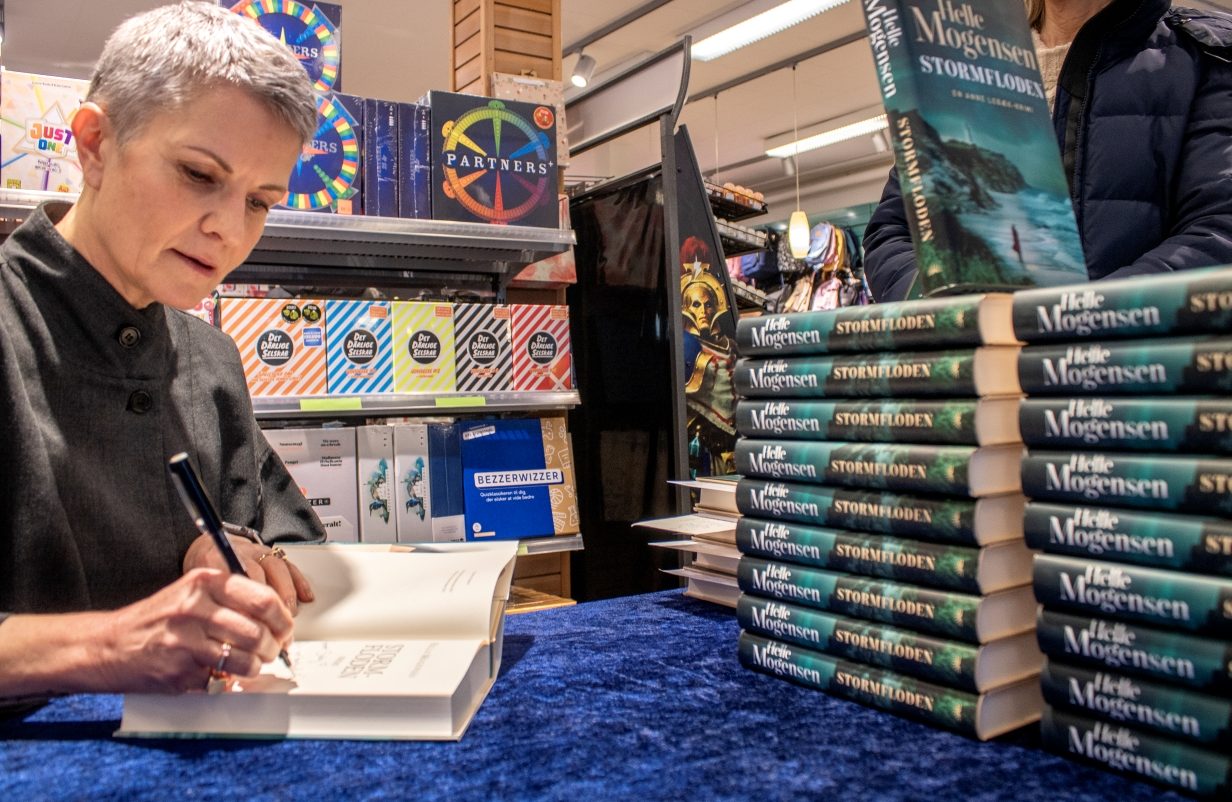 helle-mogensen-aspect-ratio-1232-802