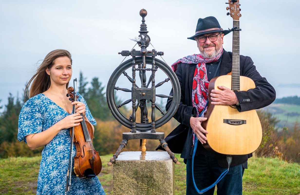 peter-spillemand-og-mors-rok-aspect-ratio-1232-802