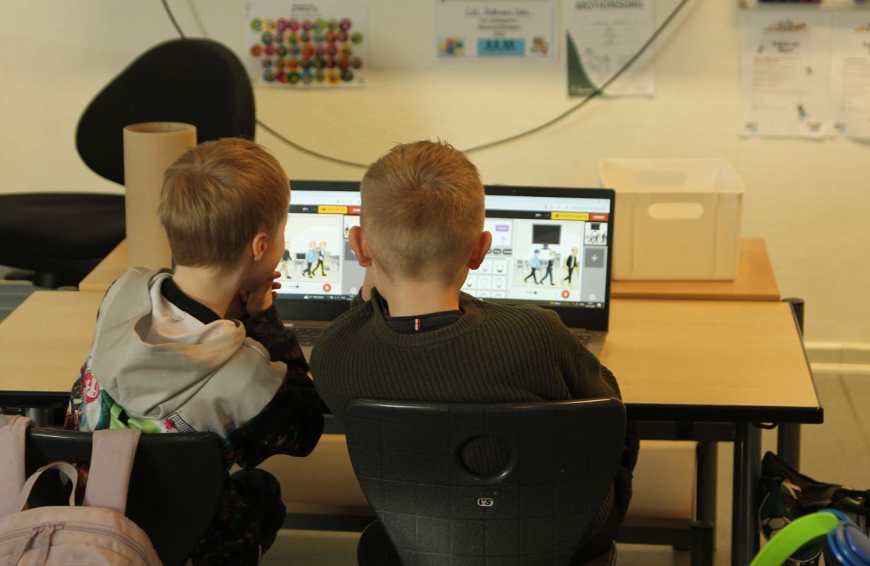 Dueholmkilen-Krydsning-Naessundvej-Cykelbro-Tegning-1.pdf11-aspect-ratio-1232-802