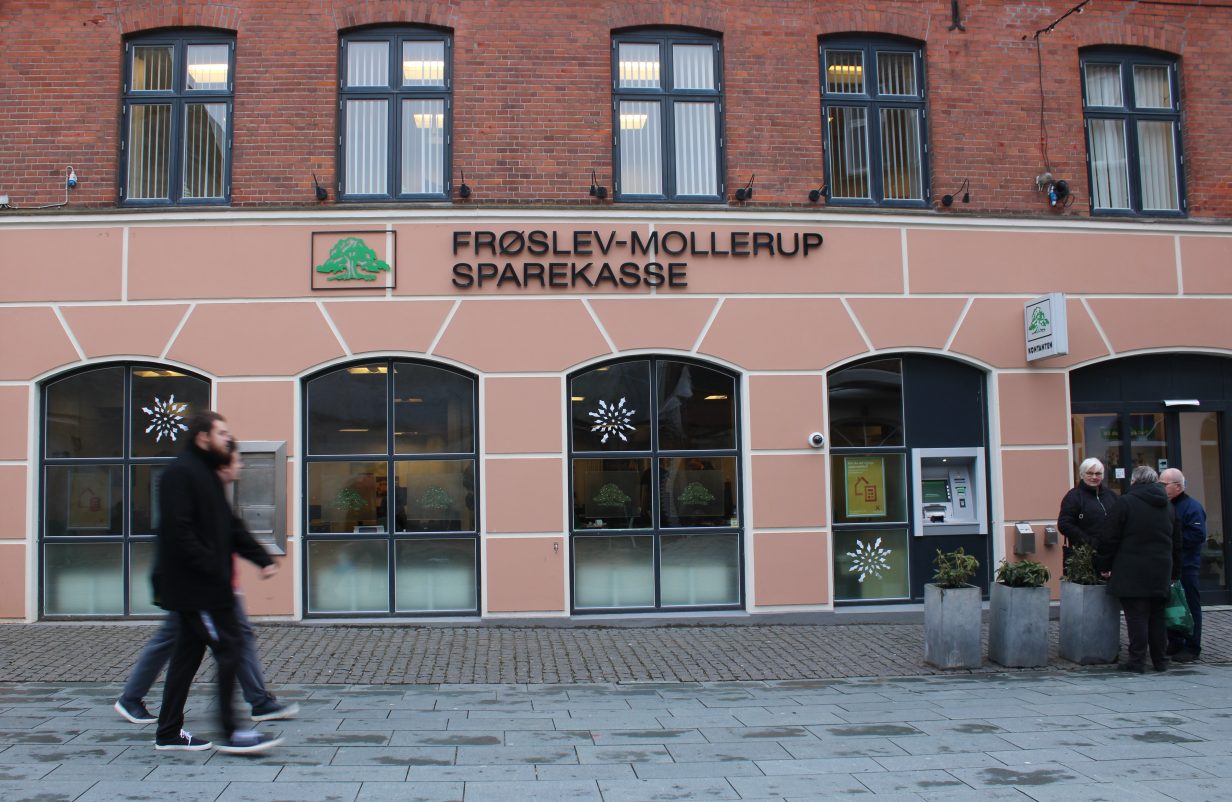 Froeslev-Mollerup-Saprekasse-1-scaled-aspect-ratio-1232-802