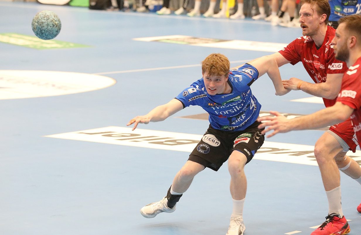 anton-houe-aspect-ratio-1232-802