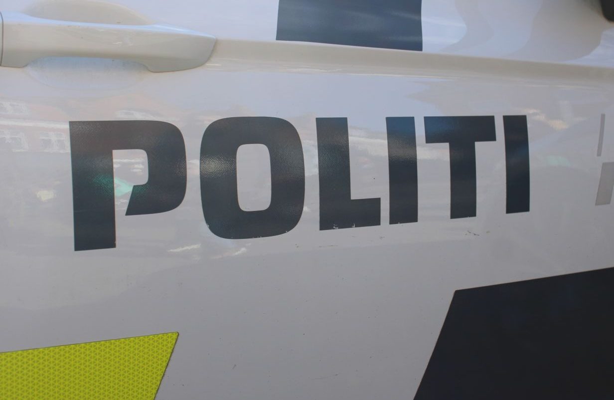 politi-1-aspect-ratio-1232-802