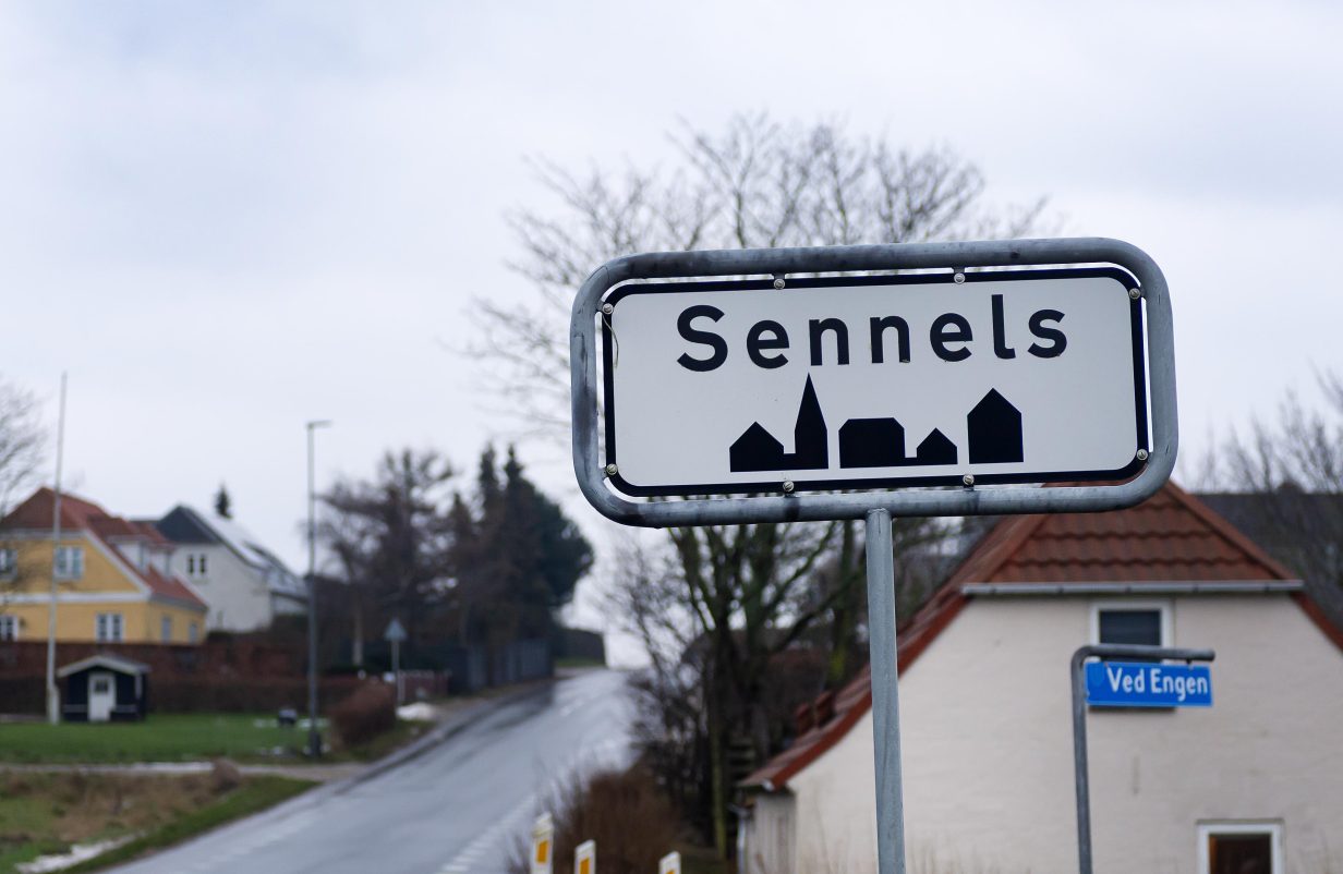 Sennels02-aspect-ratio-1232-802