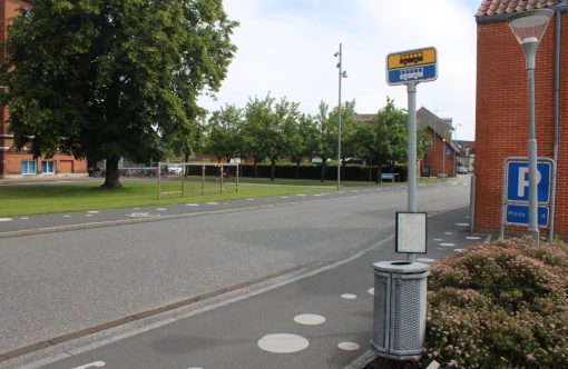 busstop-aspect-ratio-1232-802