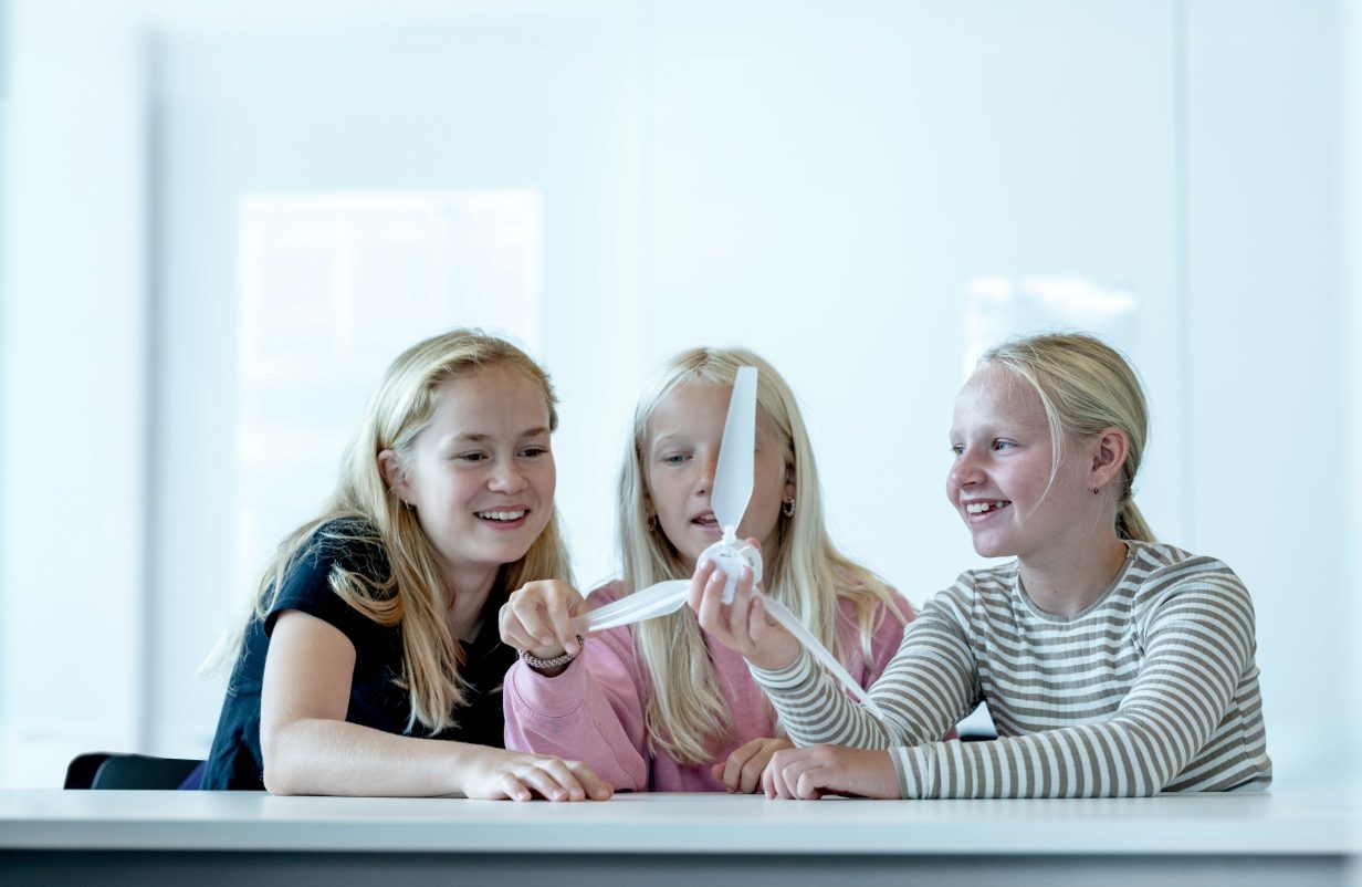 TME-Skoleundervisning-002-aspect-ratio-1232-802