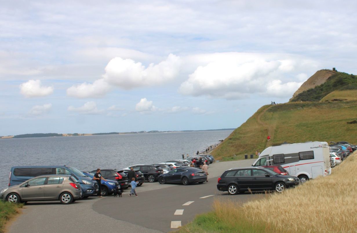 260726-hanklit1-aspect-ratio-1232-802