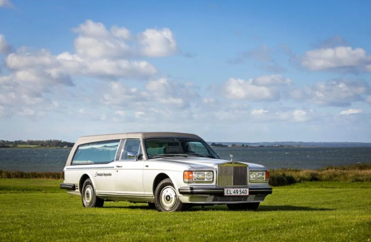rolls-royce1-aspect-ratio-1232-802