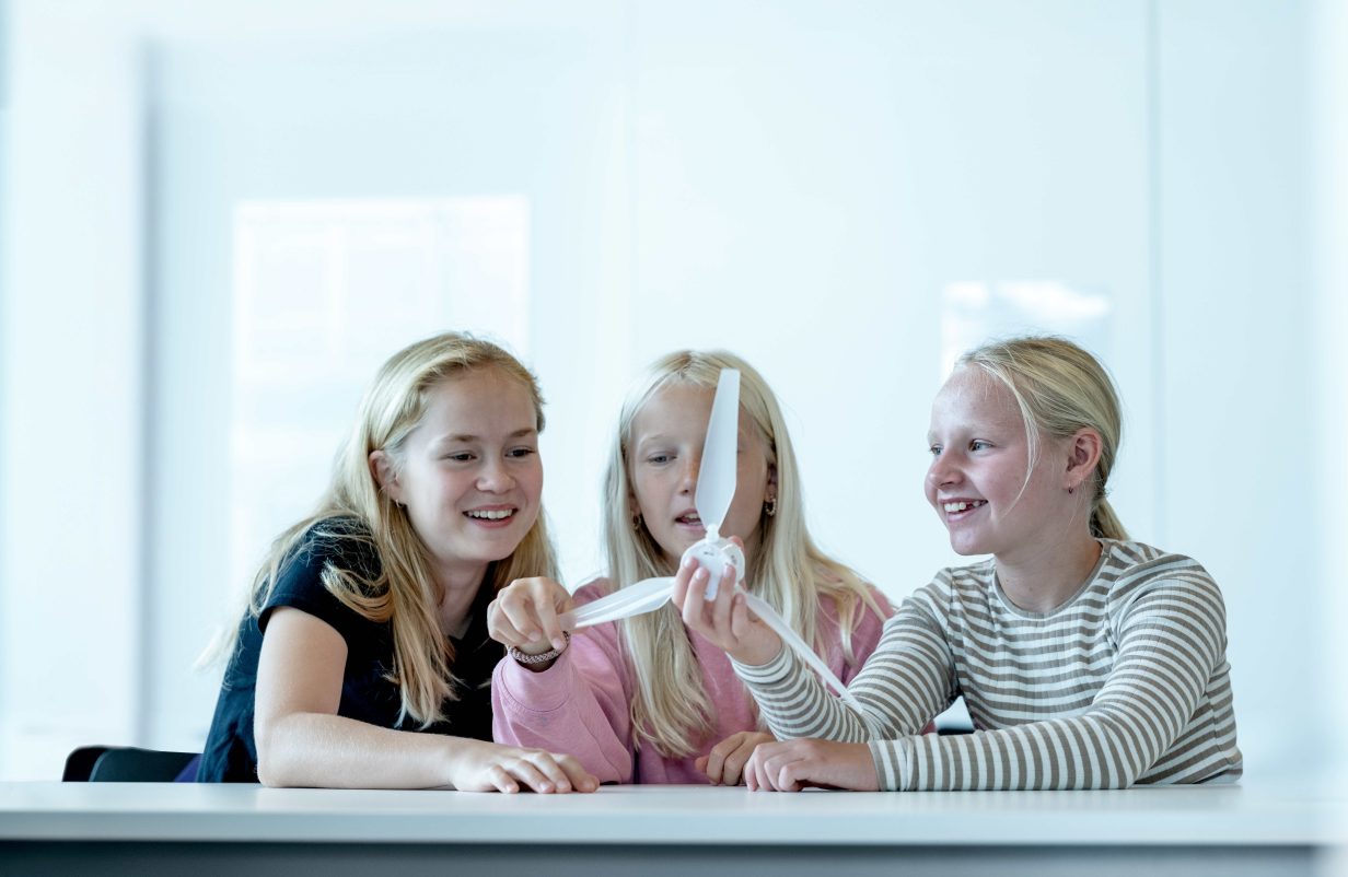 TME-Skoleundervisning-002-aspect-ratio-1232-802