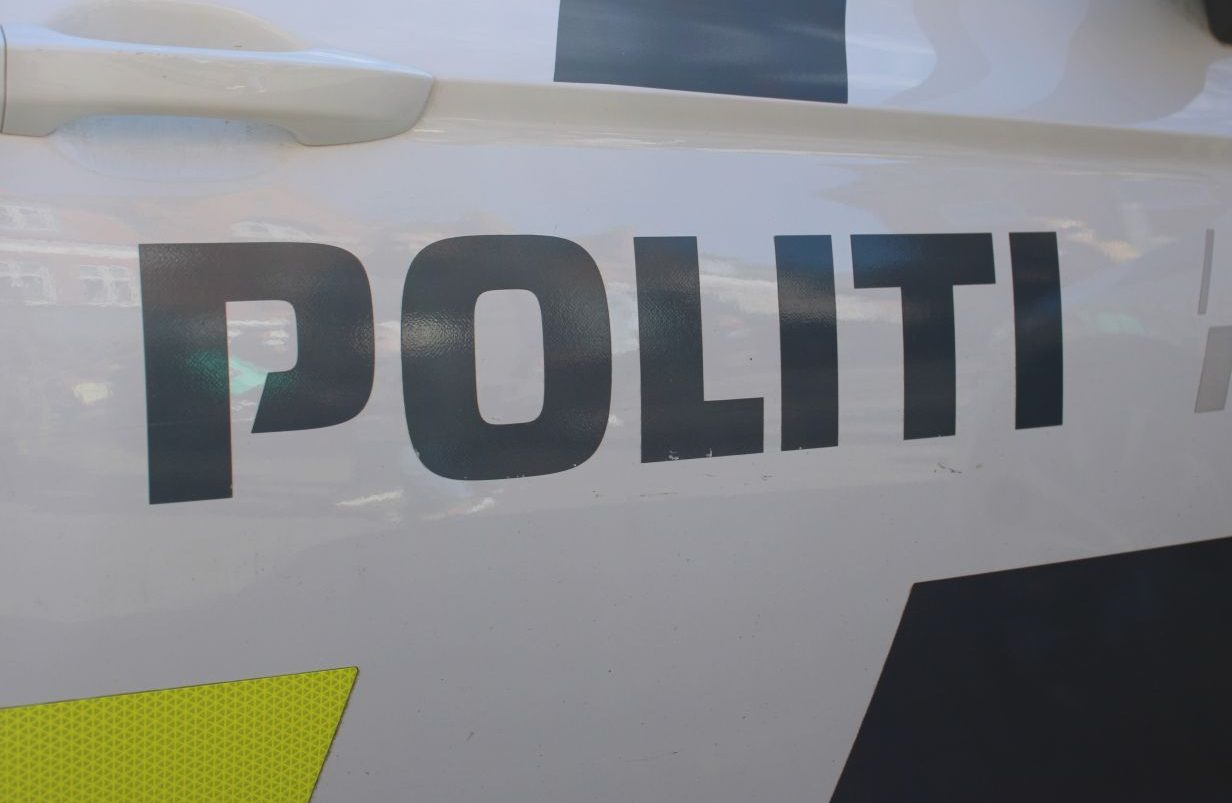 politi-1-aspect-ratio-1232-802
